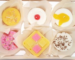 afternoon tea cupcake candles : box of 6