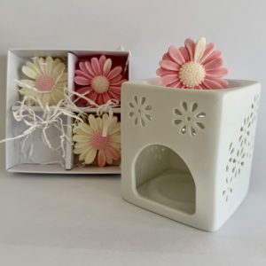 Miss Soy - soy wax melt - daisy - rose petals