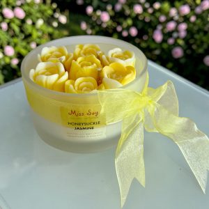 Miss Soy Ltd - 50cl frosted glass with tulips
