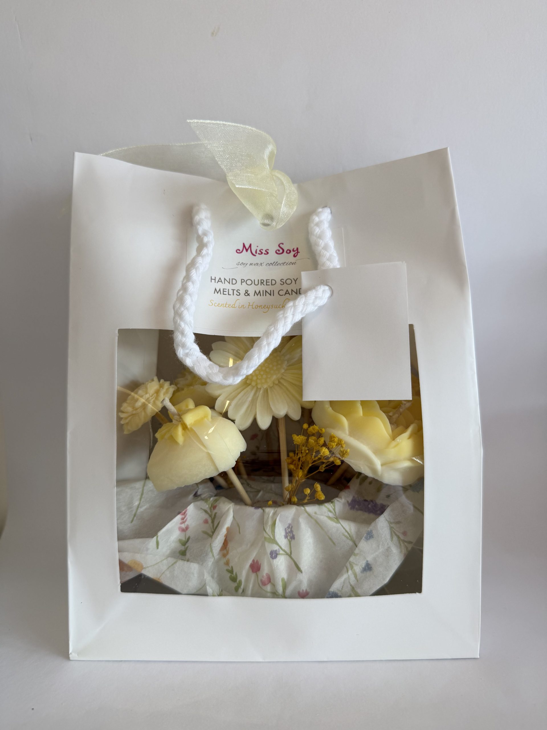 Soy Wax Flower Hat Box - Candles and Melts - Image 7