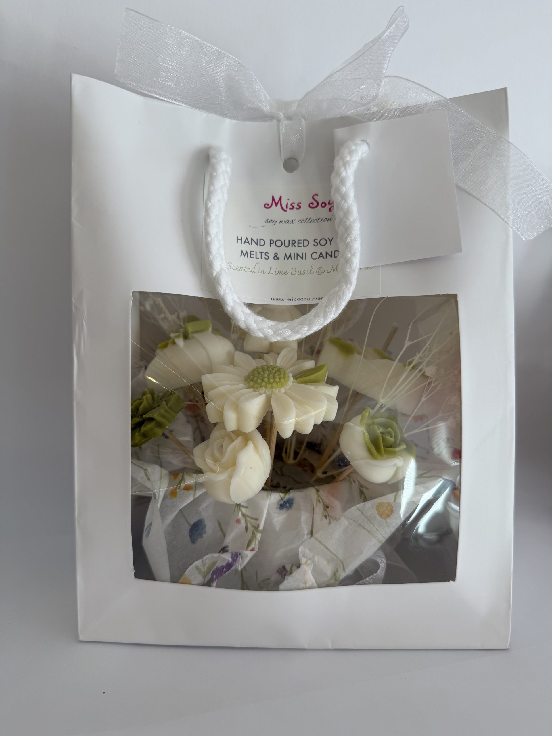 Soy Wax Flower Hat Box - Candles and Melts - Image 6