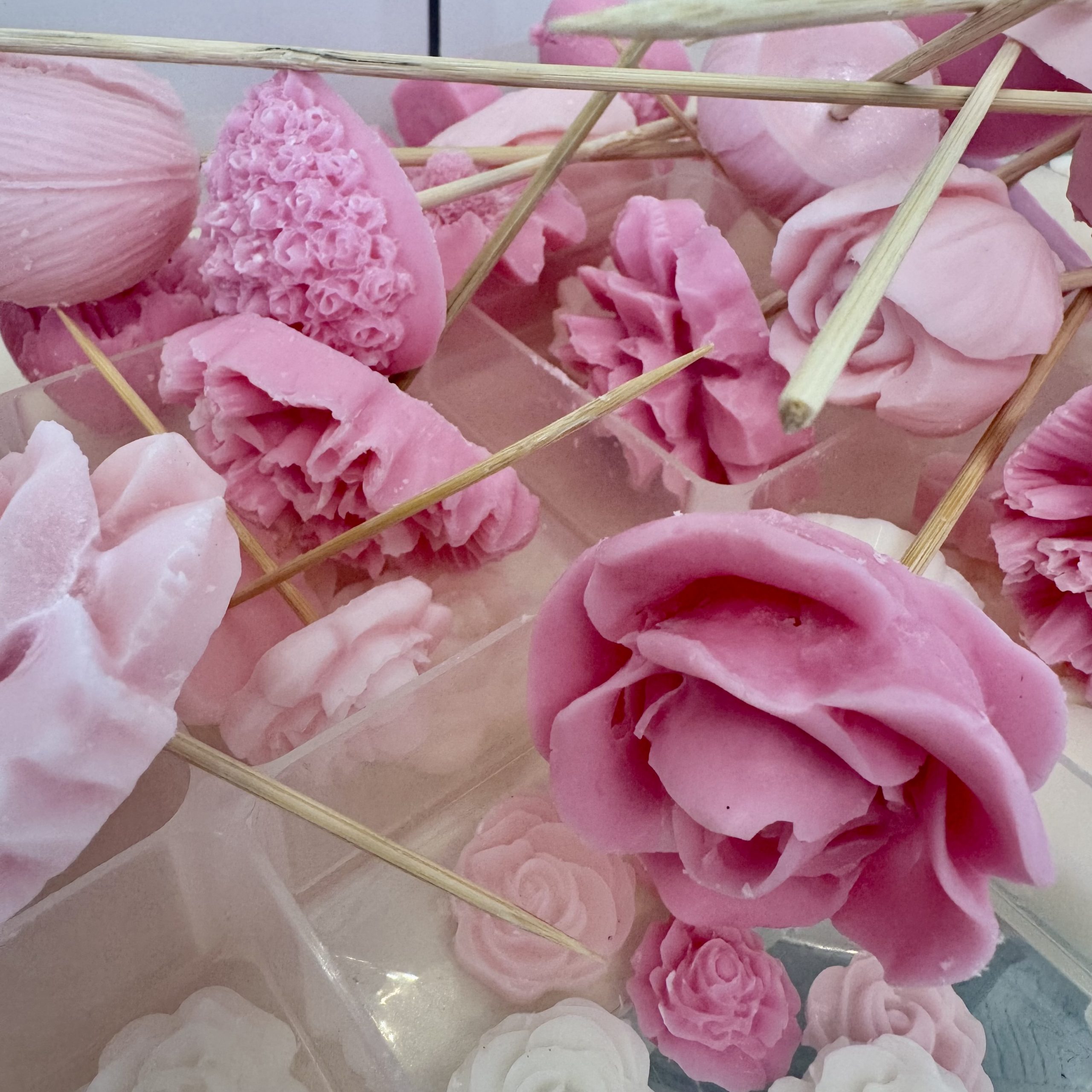 Soy Wax Flower Hat Box - Candles and Melts - Image 3