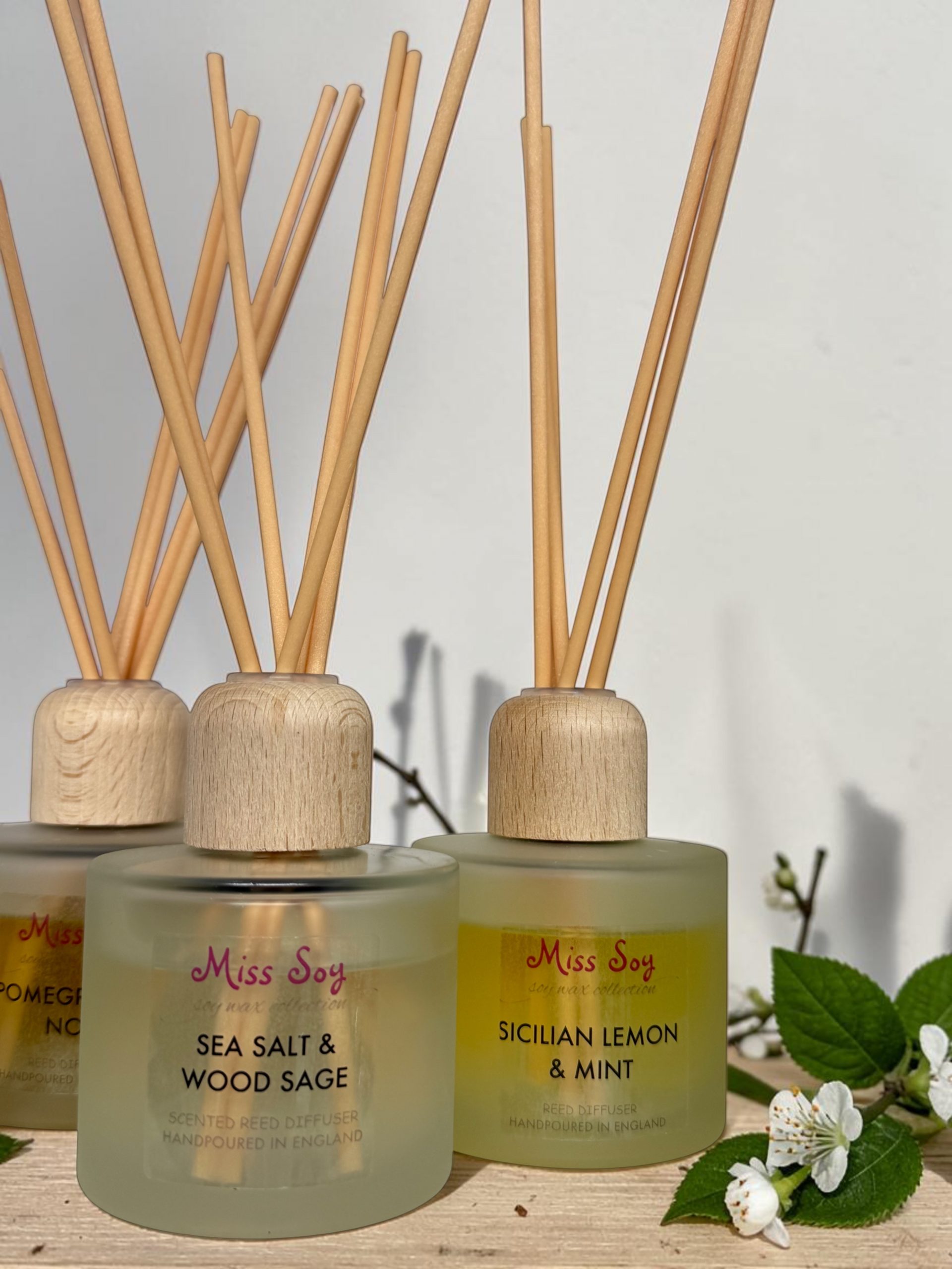 Miss Soy Ltd - frosted reed diffuser - wooden tops